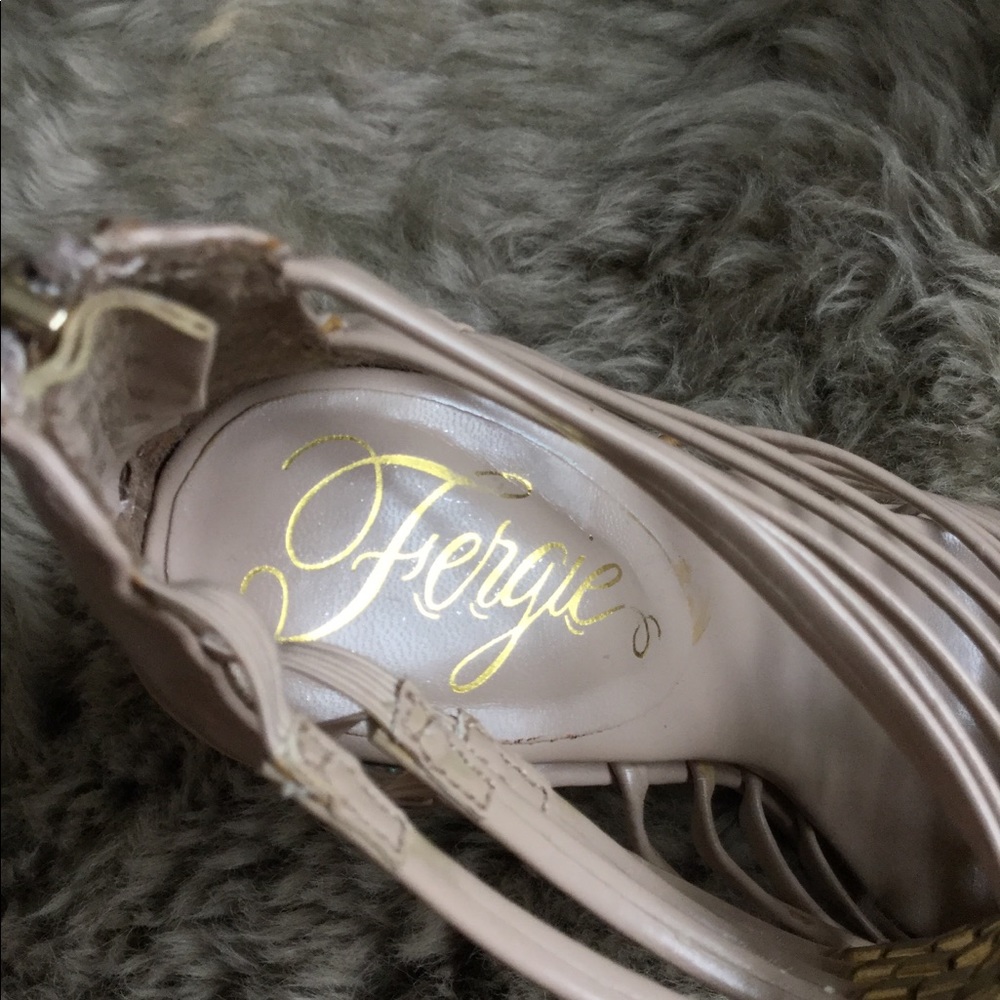 Fergie Beige and gold heels-super sexy! - Picture 3 of 4